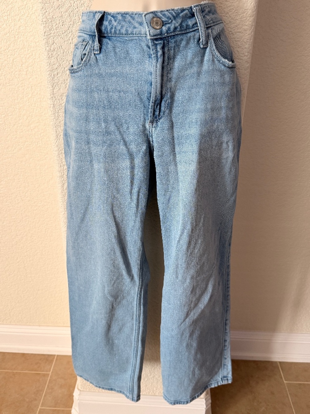 Hollister Jeans 28 ShorT